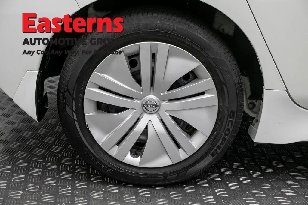 Used 2023 White Nissan S image 27
