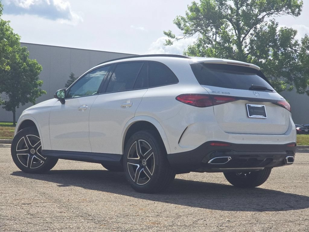 New 2026 MANUFAKTUR Moonlight White Metallic Mercedes-Benz GLC 300 image 53