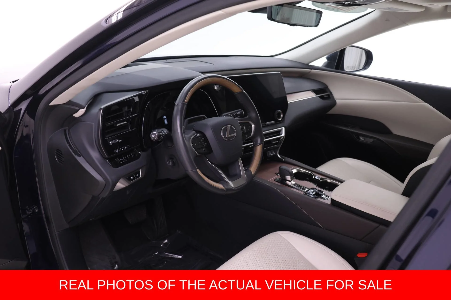 Used 2023  Lexus 350 Premium Plus image 3