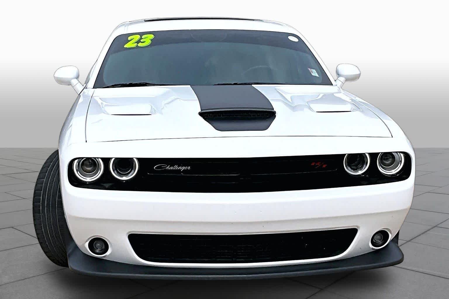 Used 2023 White Knuckle Clearcoat Dodge R/T Scat Pack image 4