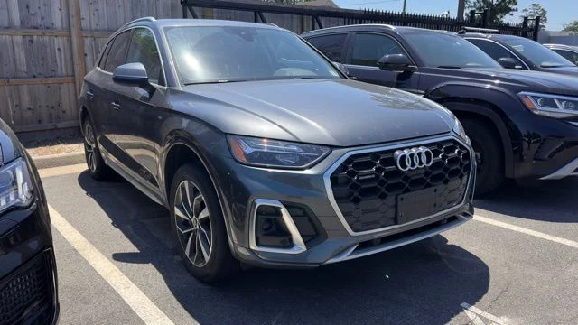2023 Audi Q5 45 Premium Plus's photo