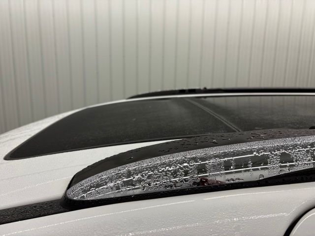 Used 2018 White Chrysler Limited image 39