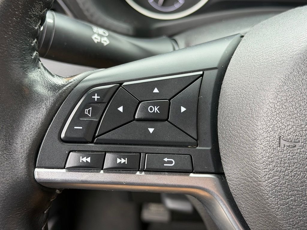 Used 2021  Nissan SV image 16
