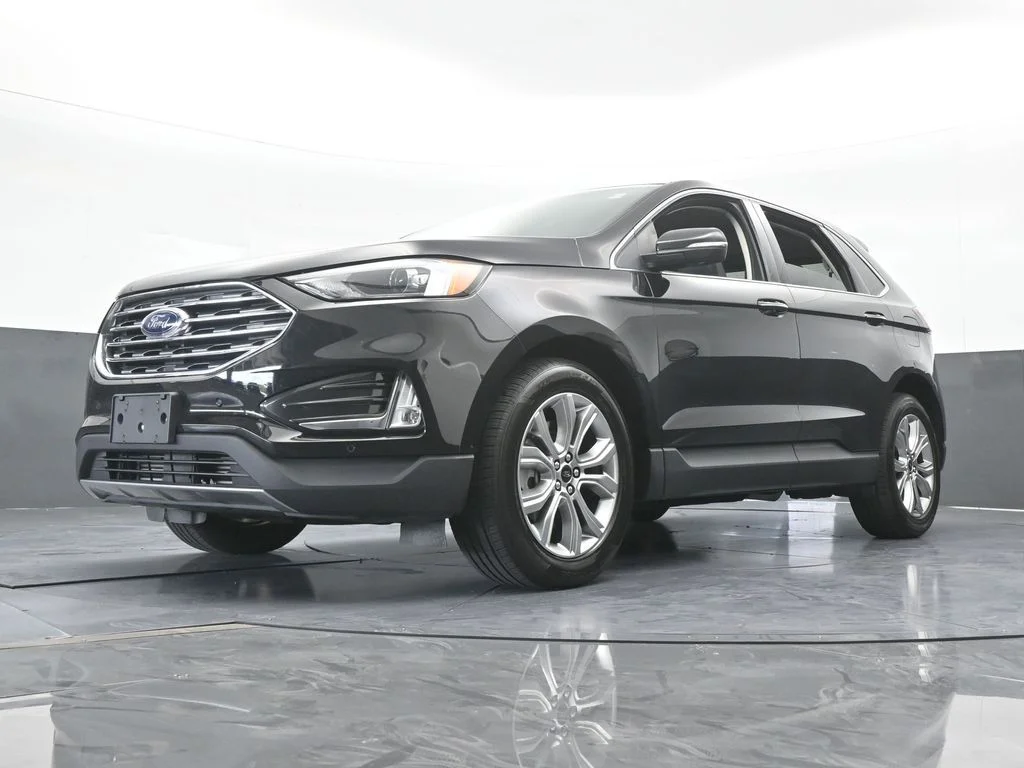 Used 2024 Black Metallic Ford Titanium image 59
