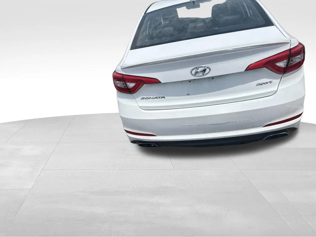 Used 2016 White Hyundai Sport image 10