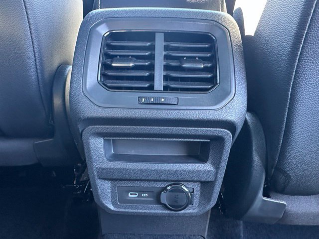 Used 2021 White Volkswagen 2.0T SE image 24