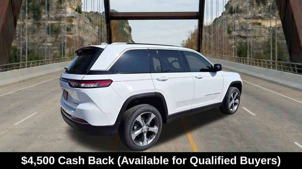 New 2026 Bright White Clear-Coat Exterior Paint Jeep Limited image 9
