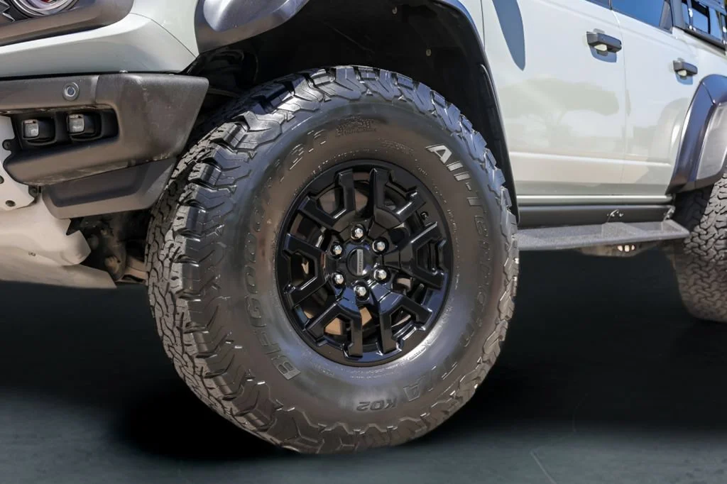 Used 2022 Gray Ford Raptor image 4