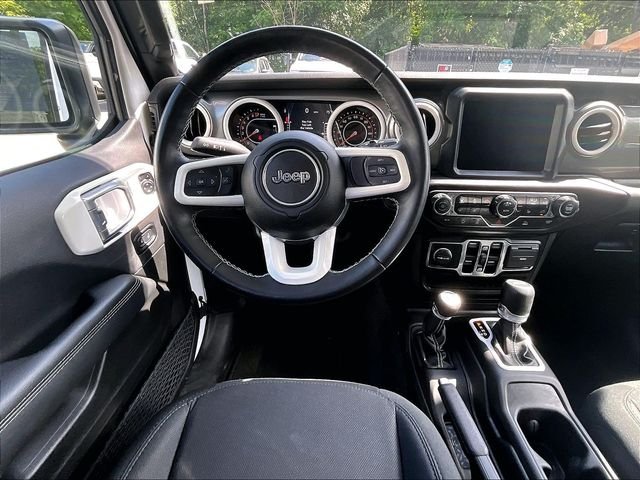 Used 2022 White Jeep Unlimited Sahara image 5