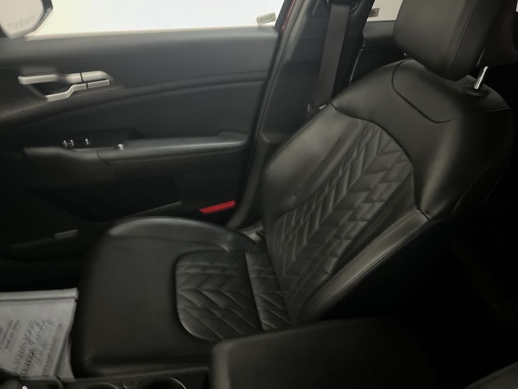 Used 2023 Red Kia X-Line image 27