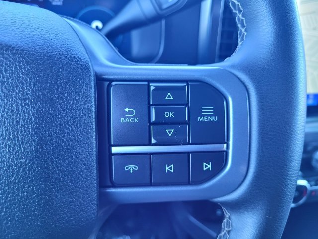 Used 2025  Ford Lariat image 23