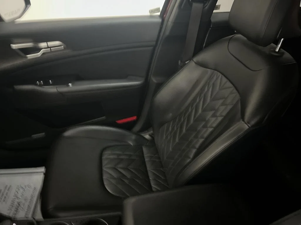 Used 2023 Red Kia X-Line image 27