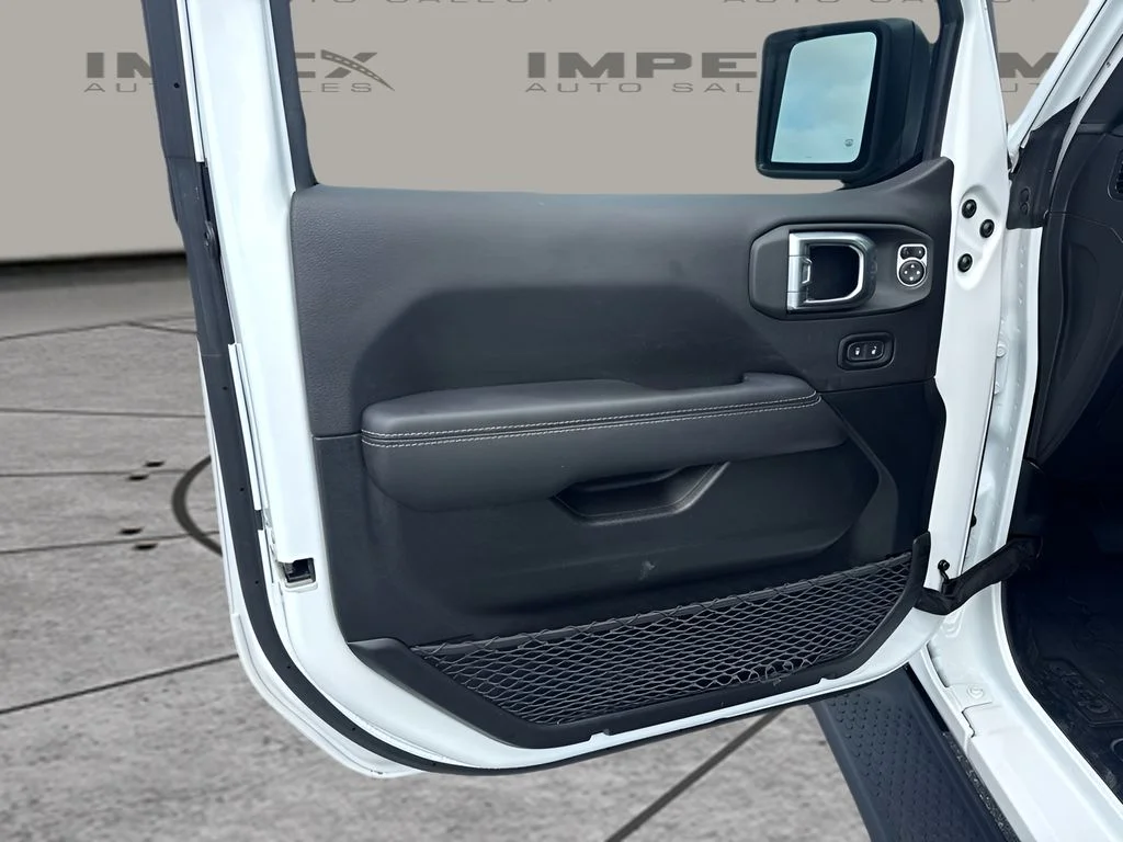 Used 2022 White Jeep Unlimited Sahara image 24