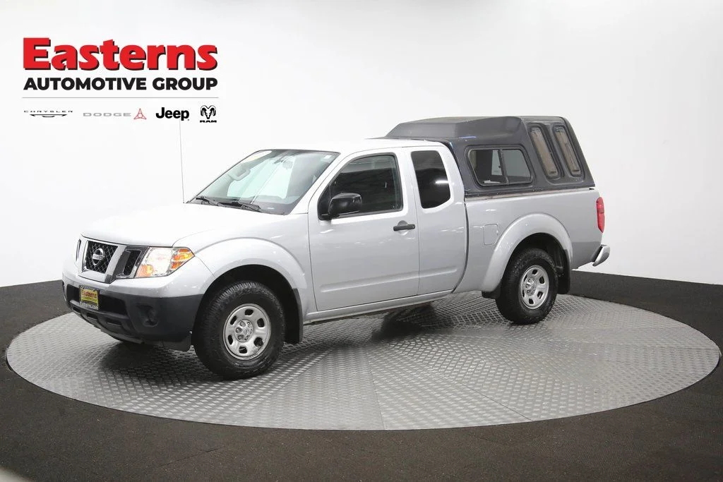 Used 2019 Silver Nissan S image 57
