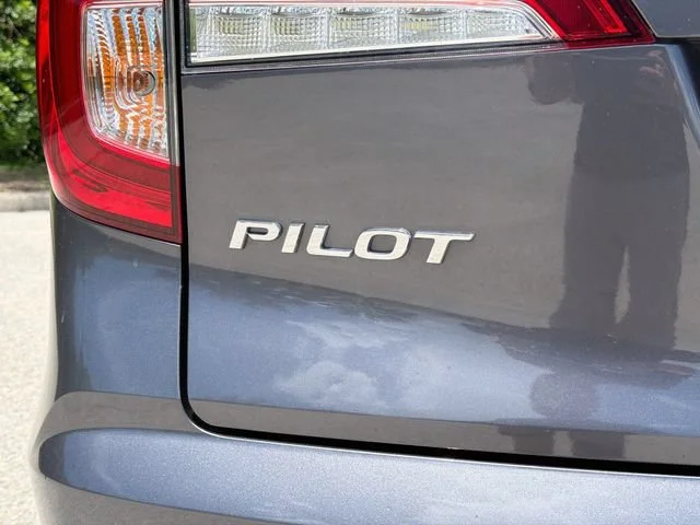 Used 2019 Gray Honda EX-L image 11