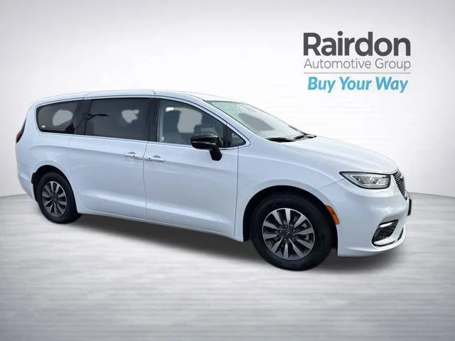 2024 Chrysler Pacifica PHEV