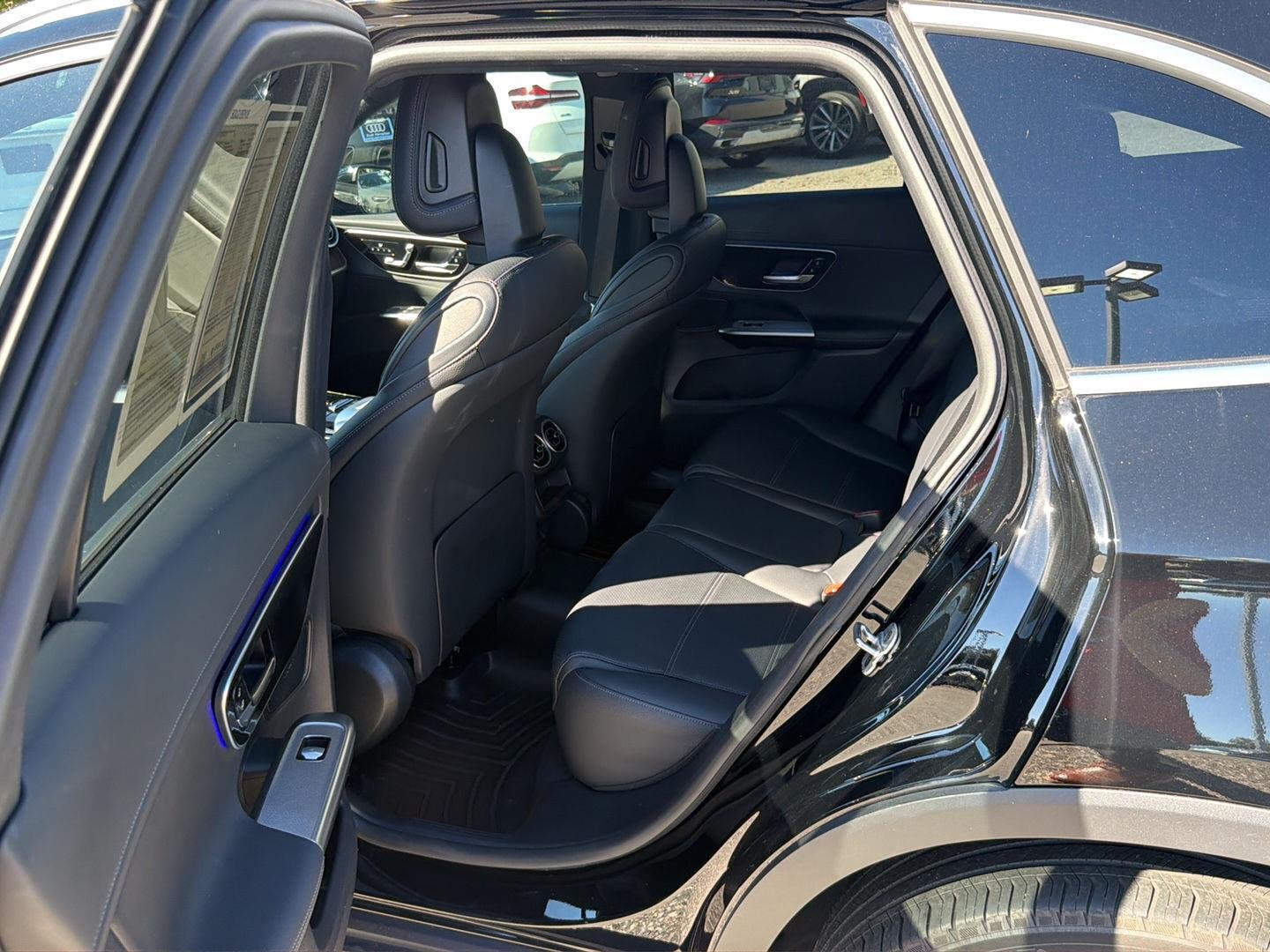 Used 2025 Black Mercedes-Benz GLC 300 image 8
