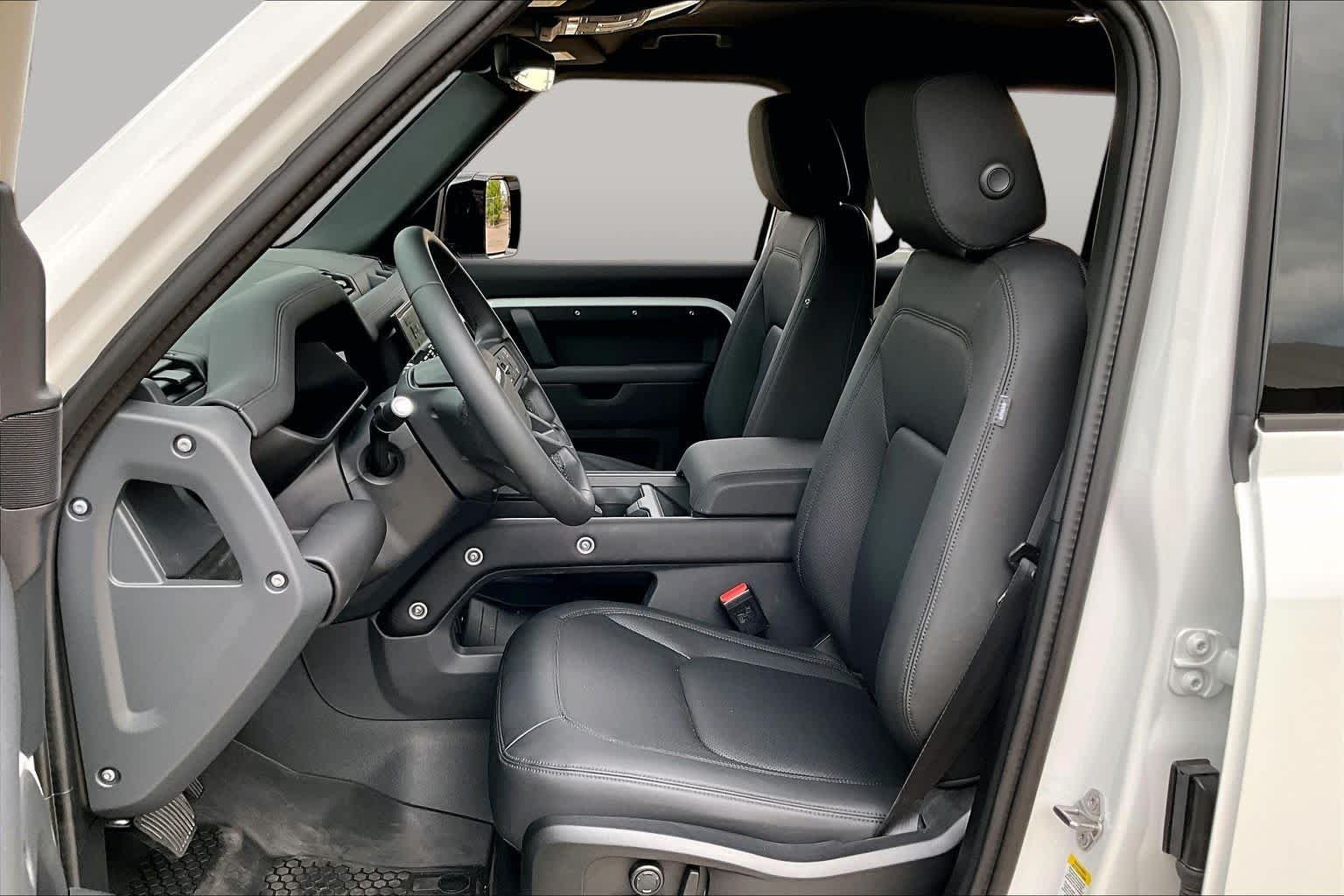 Used 2026 Fuji White Land Rover S image 9