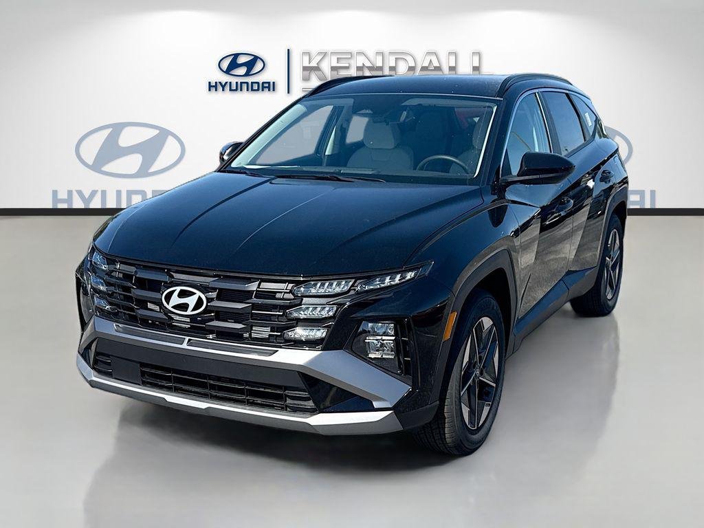 New 2026 Phantom Black Hyundai SEL FWD image 3