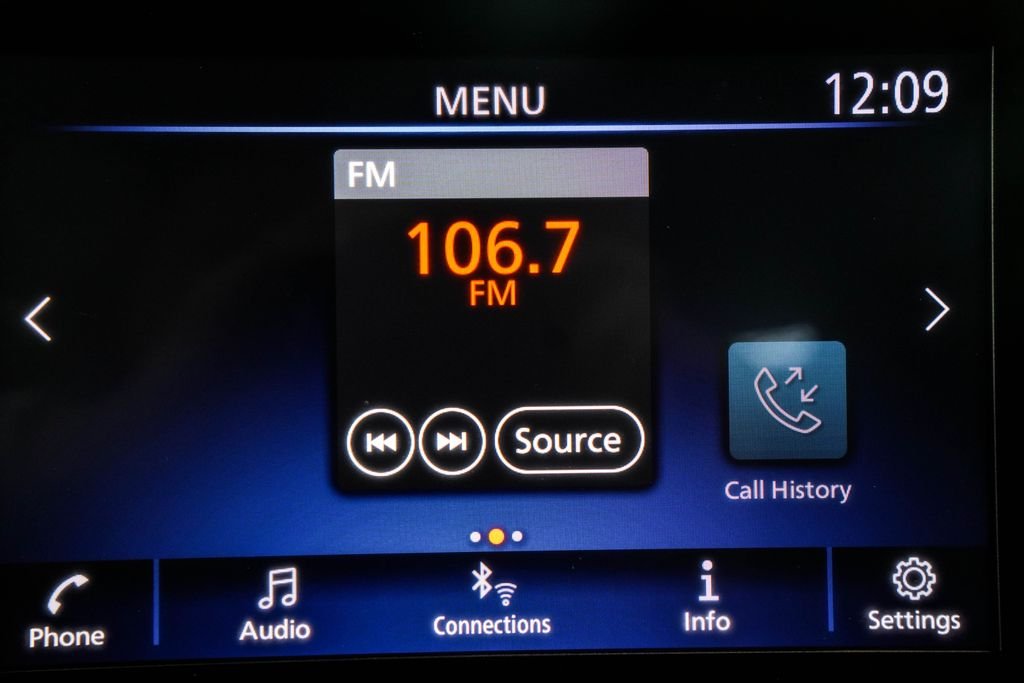 Used 2024 Silver Nissan 2.5 SR image 30