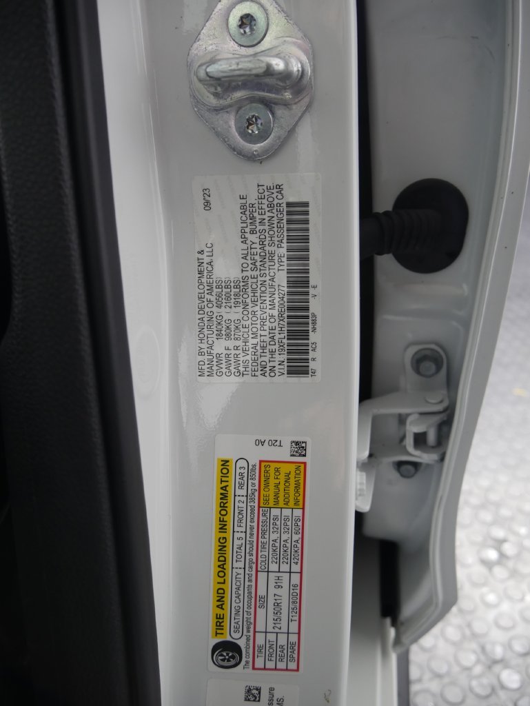 Certified Used 2024 Platinum White Pearl Honda EX-L image 18