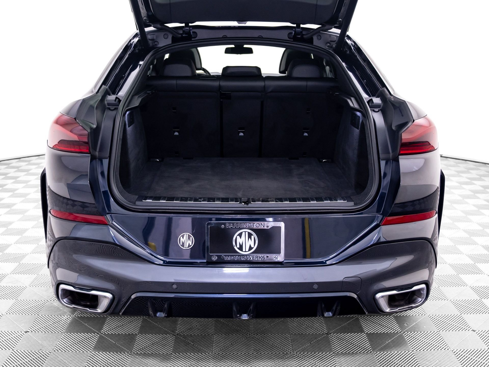 Used 2025 Black BMW xDrive40i image 33