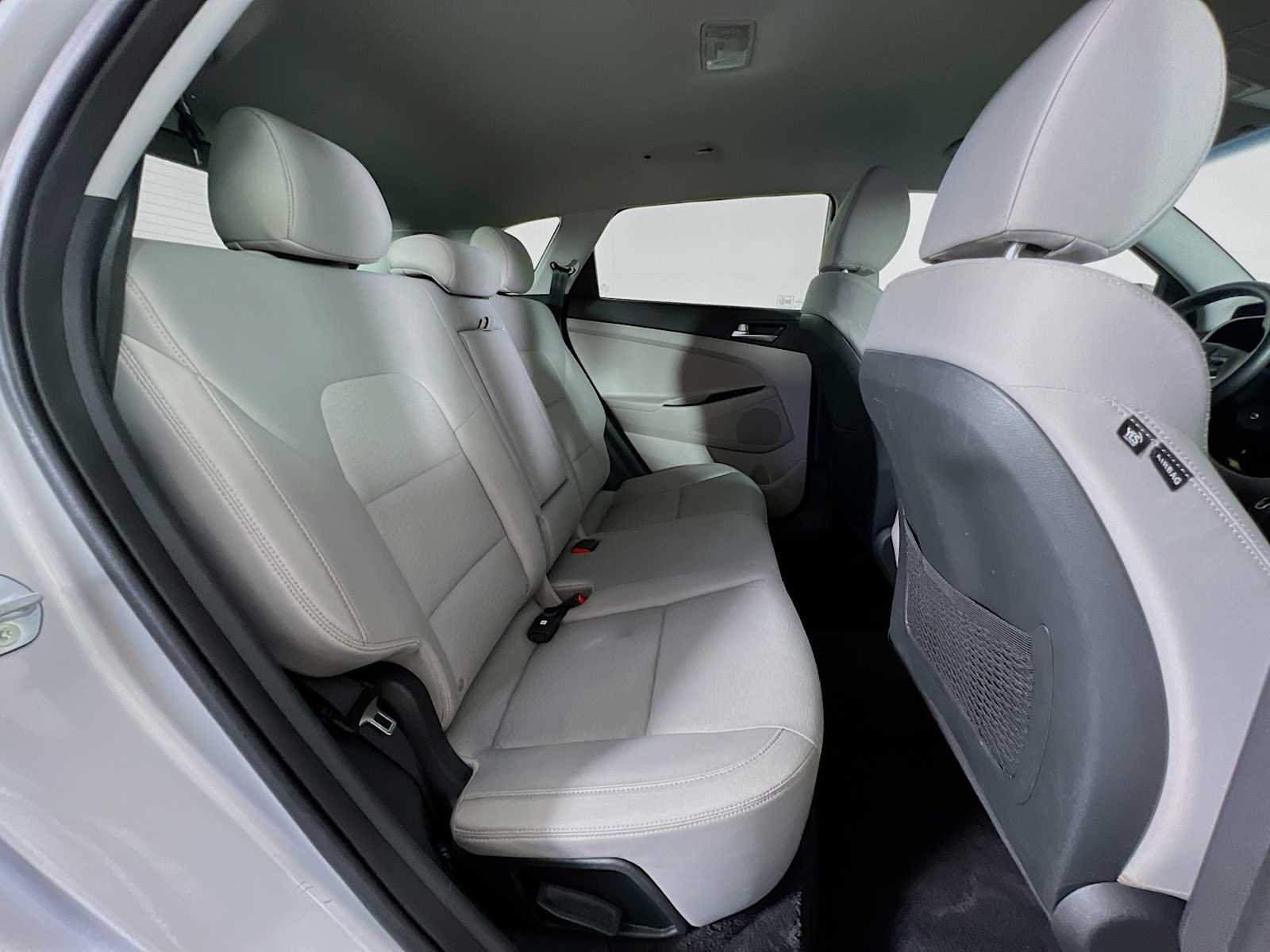 Used 2020 Stellar Silver Hyundai SE image 25