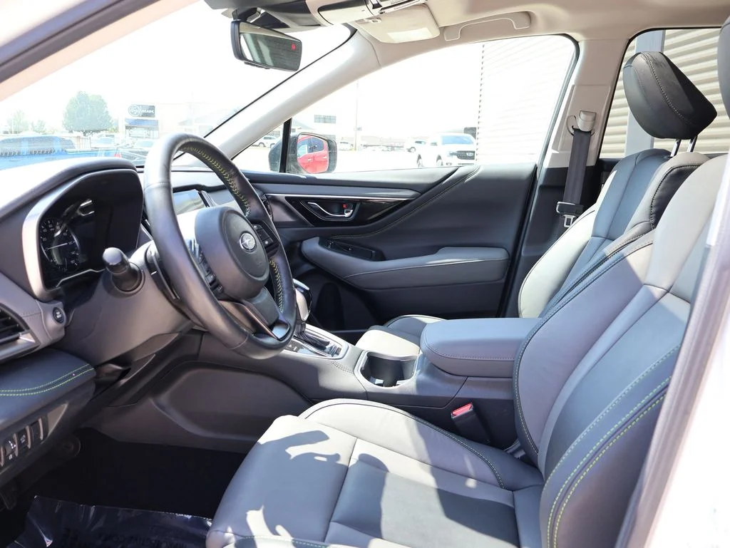 Used 2025 White Subaru Onyx Edition image 22
