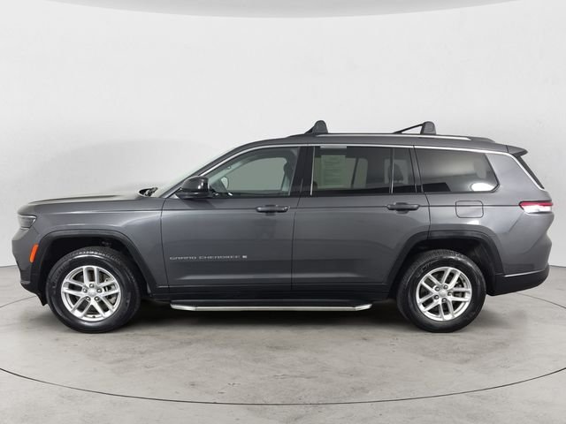 Used 2022 Gray Jeep Laredo image 8