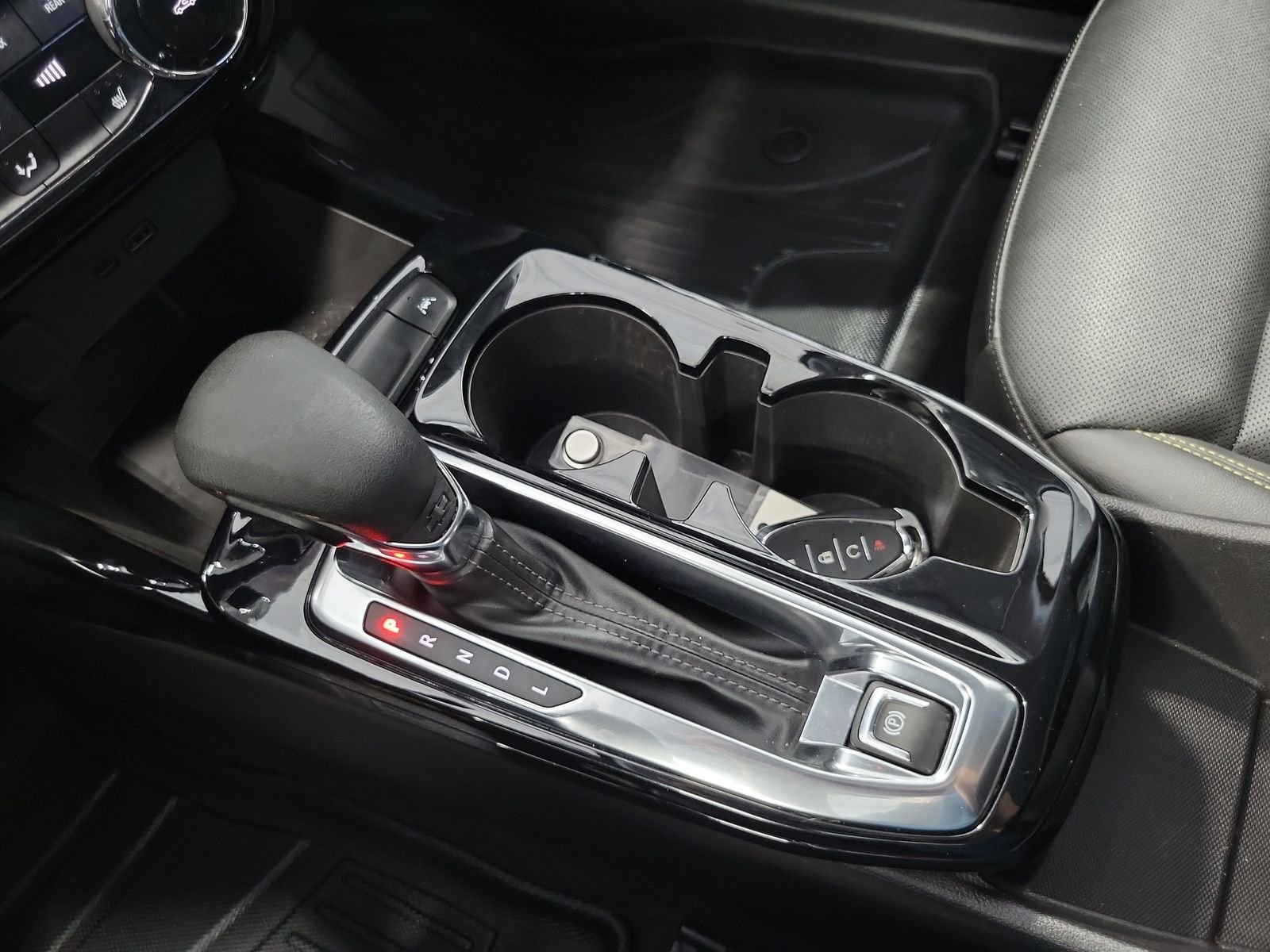 Used 2024 Red Chevrolet ACTIV image 22