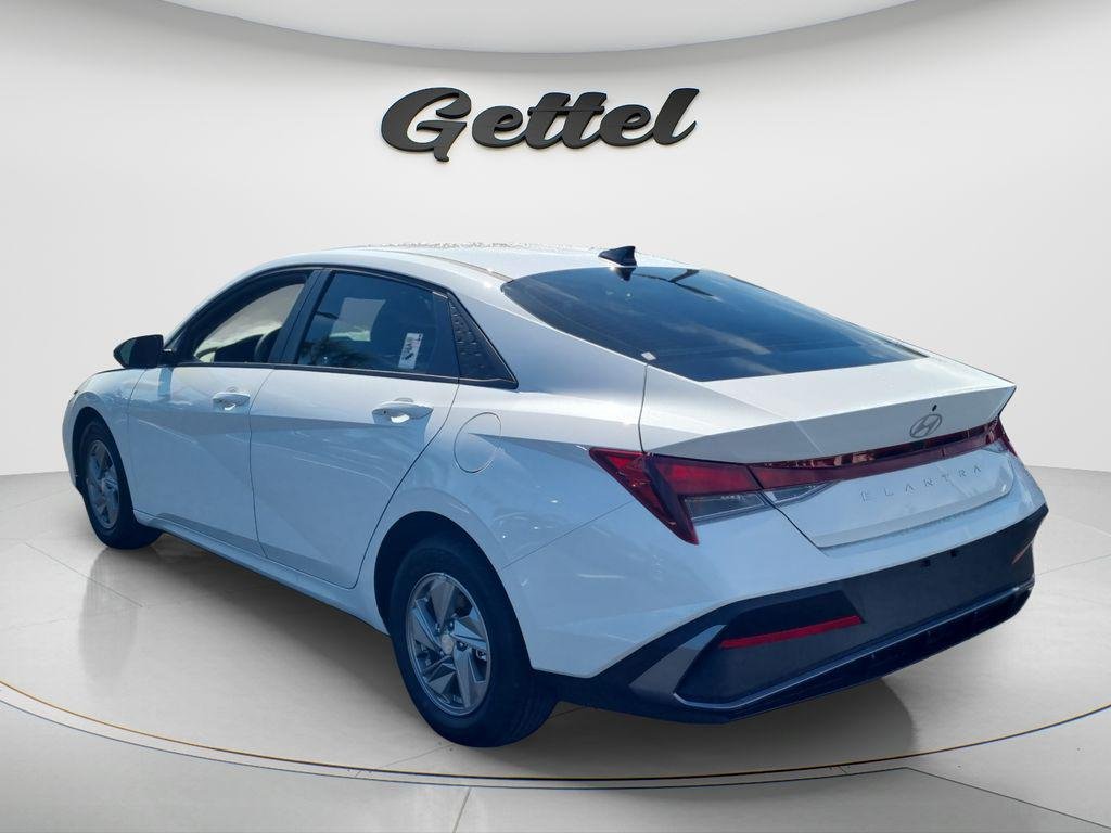 New 2026 White Hyundai SE image 7