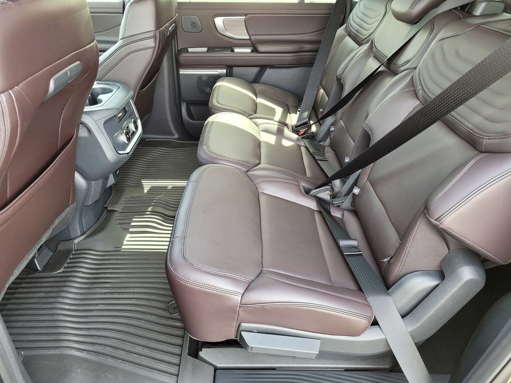New 2026 Agate Black Metallic Ford MAX Platinum® image 6