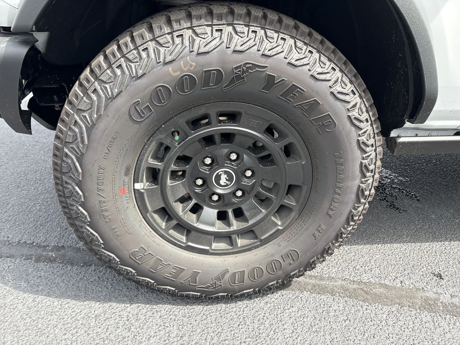 New 2026 Oxford White Ford Badlands® image 23