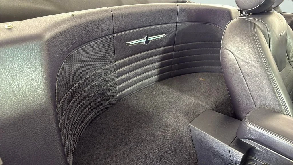 Used 2003  Ford Deluxe image 33