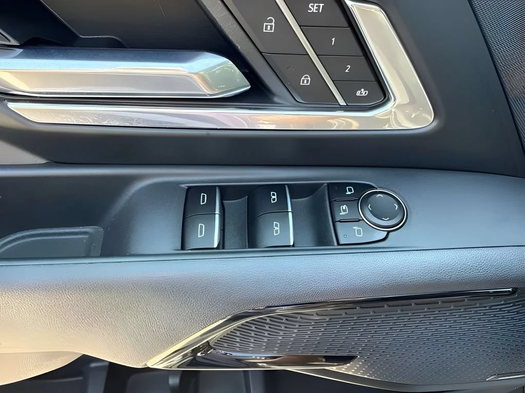 Used 2026 Blue Smoke Metallic Chevrolet Trail Boss - Max Range image 29