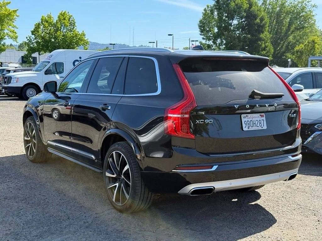 Used 2019 Black Volvo T6 Inscription image 3