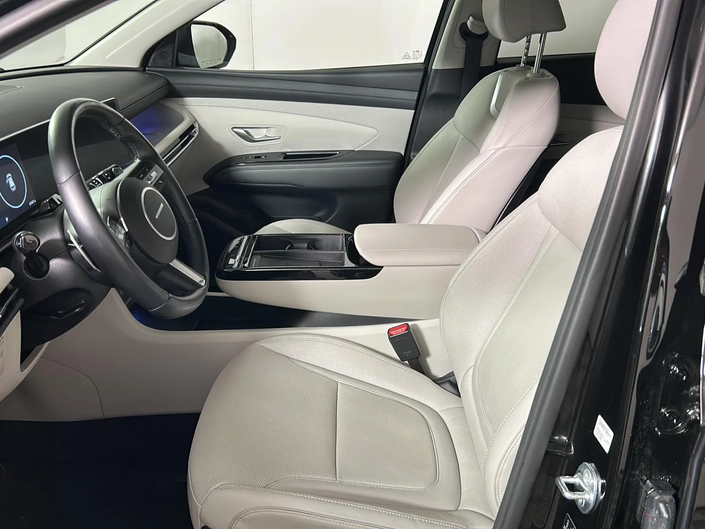 Used 2025 Ash Black Hyundai Limited image 15