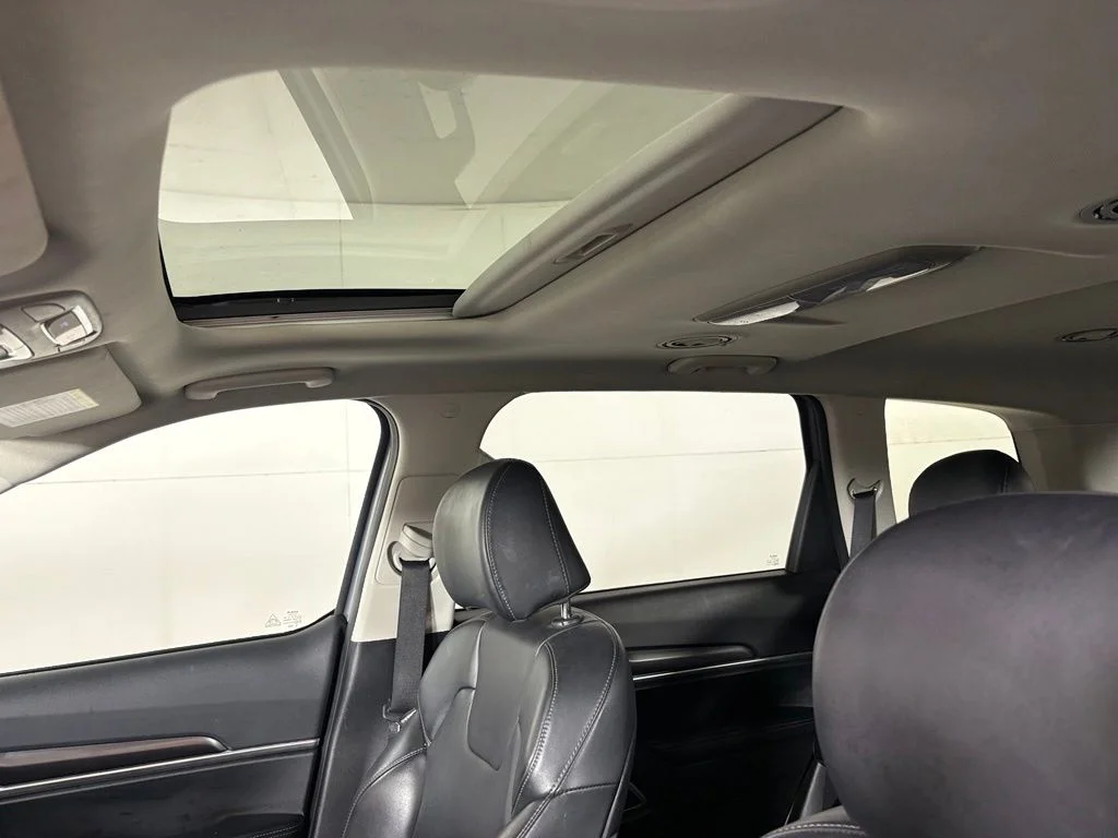 Used 2025 Silver Kia S image 37