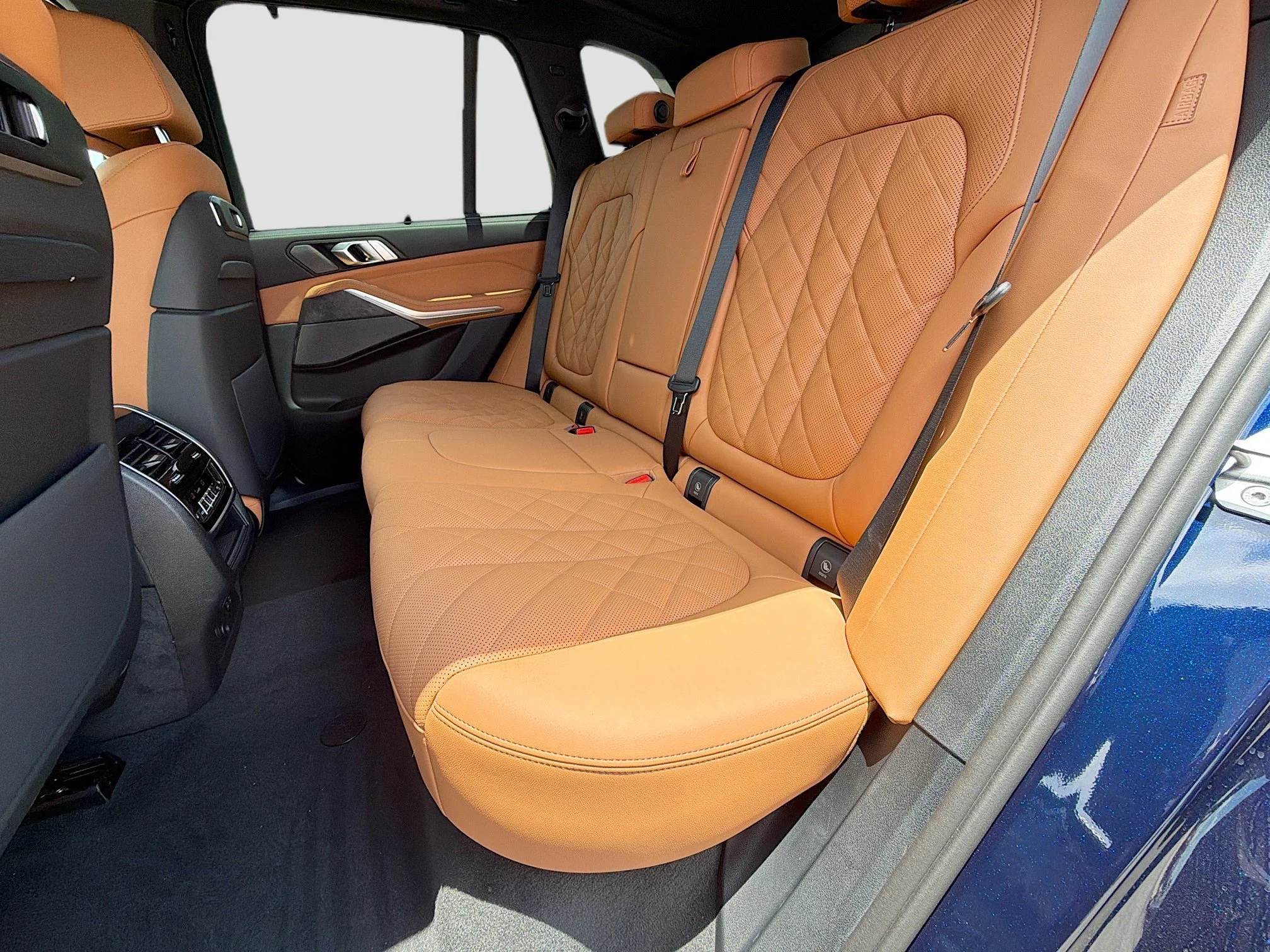 New 2026 Tanzanite Blue II Metallic BMW xDrive50e image 21