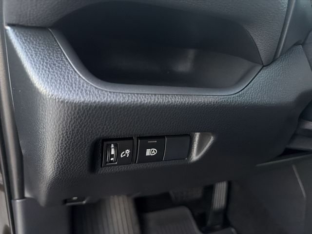 2025 Toyota RAV4 LE - Photo 11