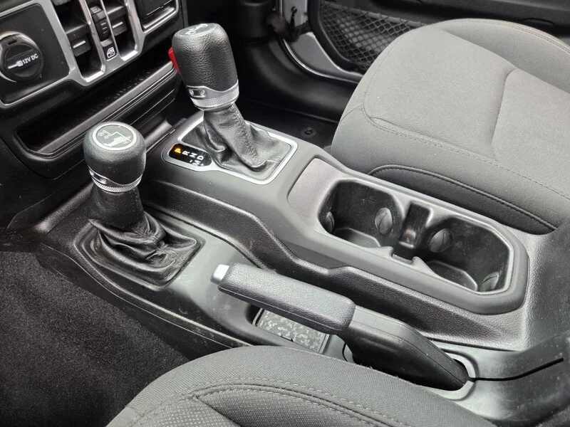 Used 2018 Billet Silver Metallic Clearco JEEP UNLIMITED SPORT S image 27