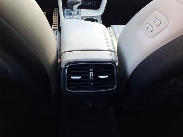 Used 2023 White Genesis 2.0T image 14