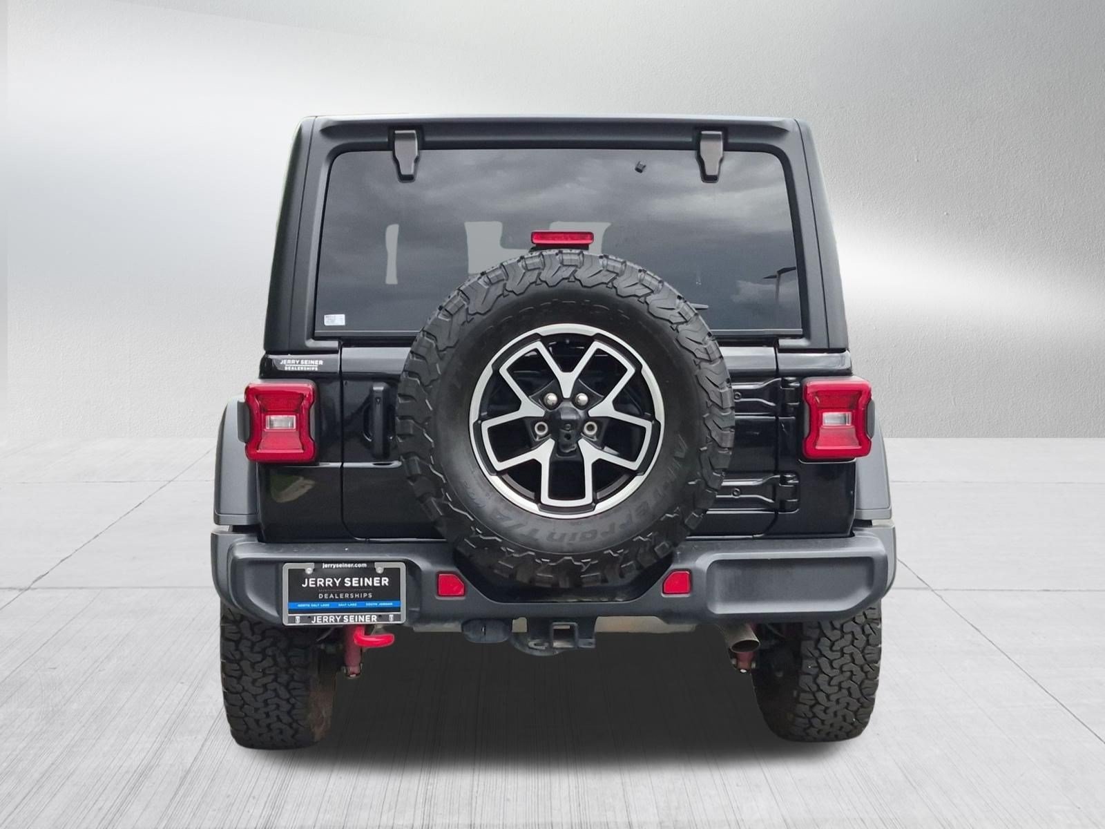 Used 2024 Black Jeep 4-Door Rubicon 4x4 image 4