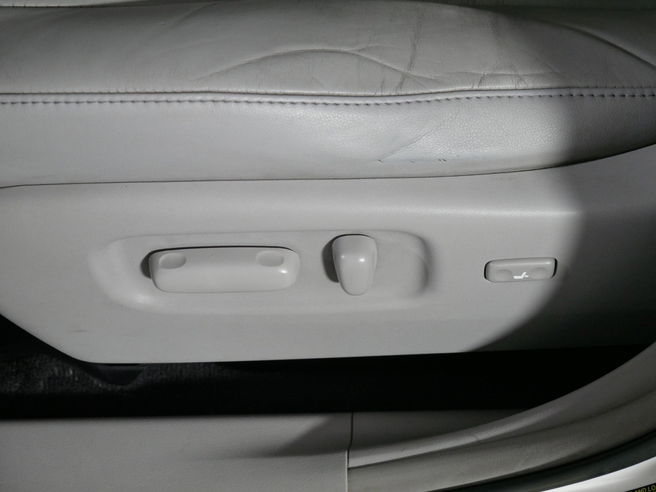 Used 2012 Blizzard Pearl Toyota SE image 20