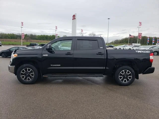 Used 2016 Black Toyota SR5 image 9