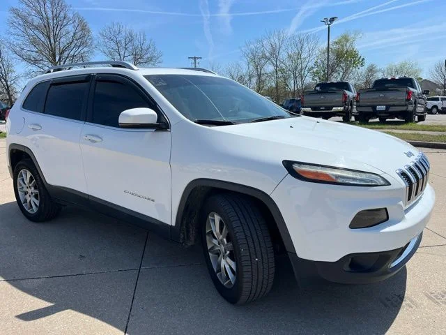 Used 2018 White Jeep Limited image 10