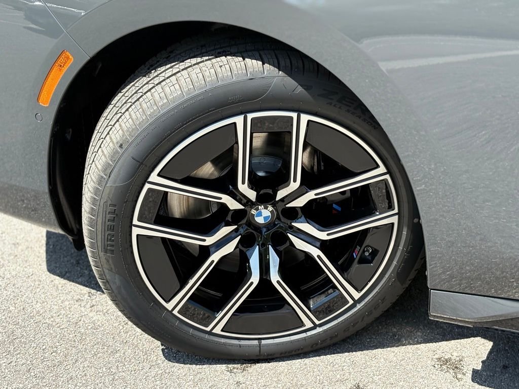 New 2025 Dravit Grey Metallic BMW 760i xDrive image 7