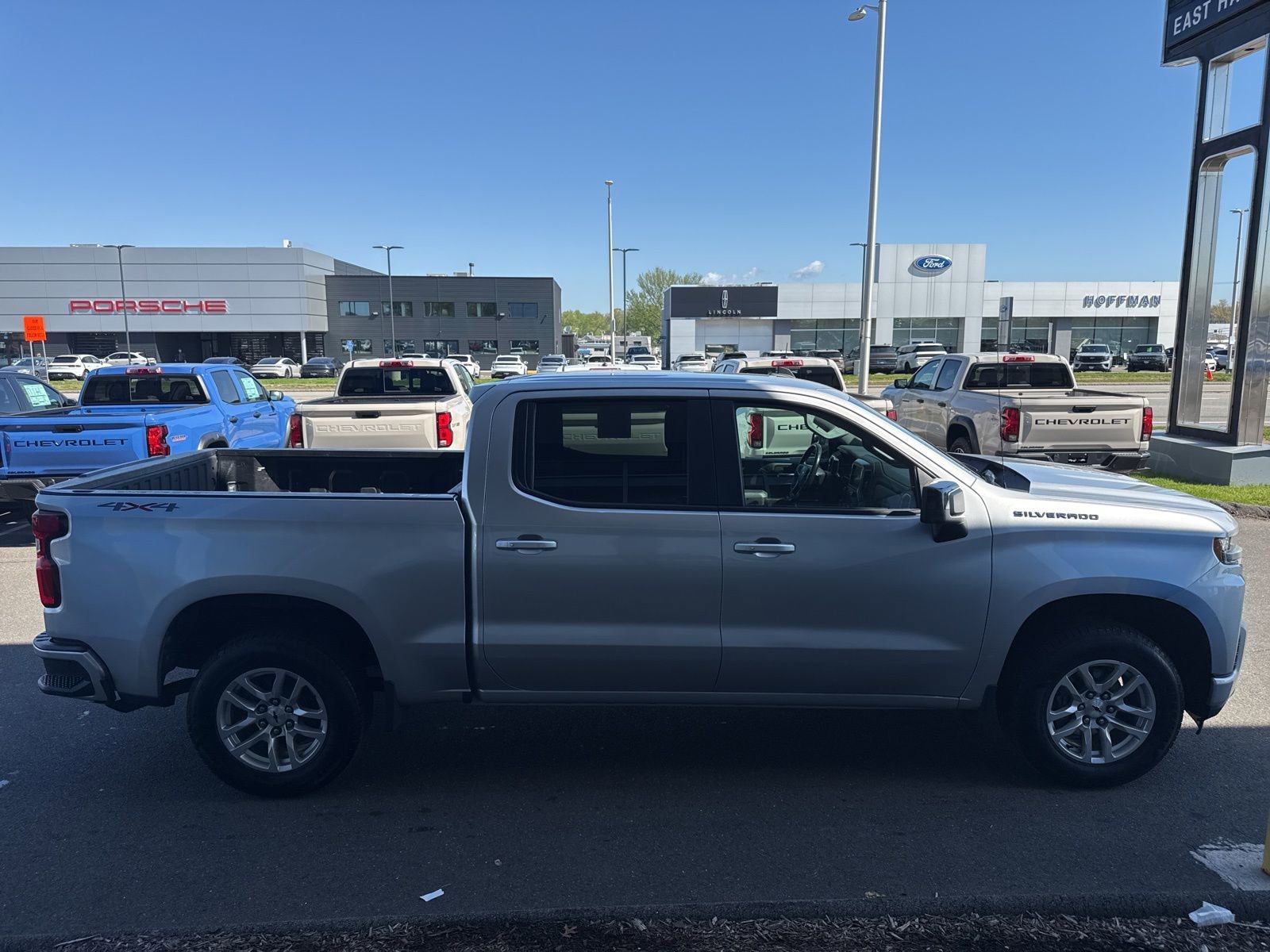 2019 Chevrolet Silverado 1500 RST - Photo 5