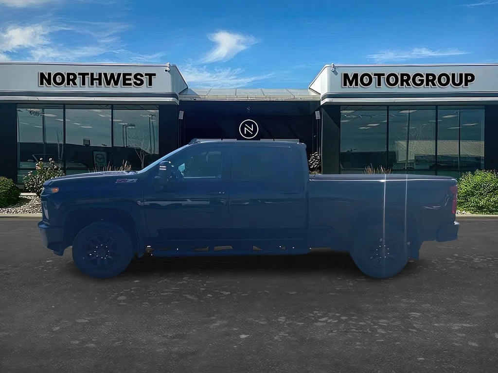 Used 2021 Black Chevrolet LT image 4