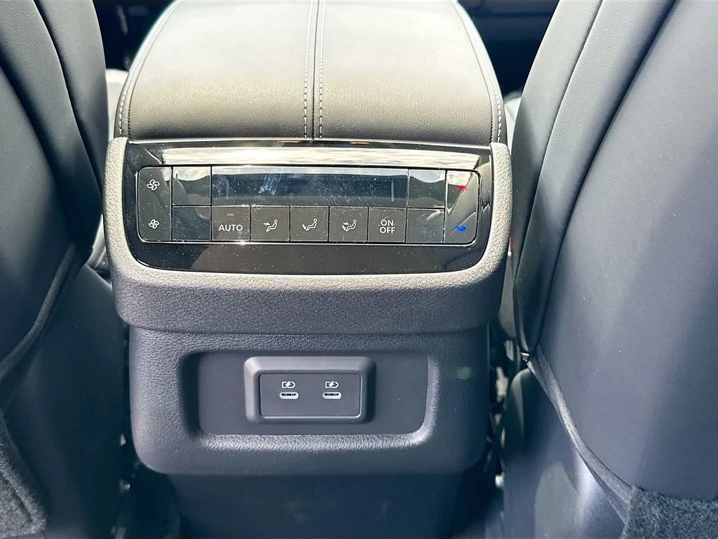 New 2027 GRAPHITE SHADOW INFINITI Pure FWD image 26